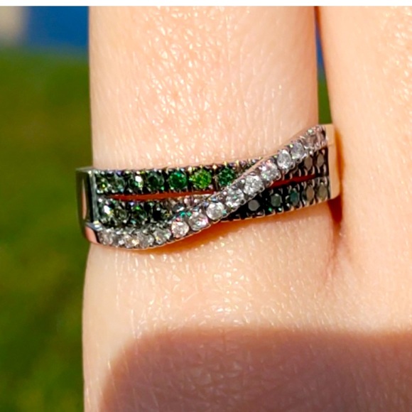Gorgeous Green & White Diamond Crossover 14kt White Gold Ring EUC Sparkle 4Days - Picture 2 of 7